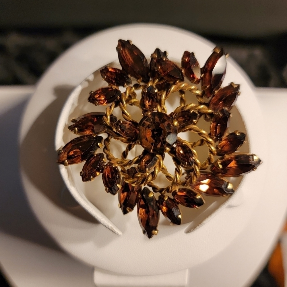 Vintage Mid Century Faux Smokey Topaz and Goldtone Rope Brooch